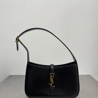 SAINT LAURENT LE 5 À 7 IN SMOOTH LEATHER