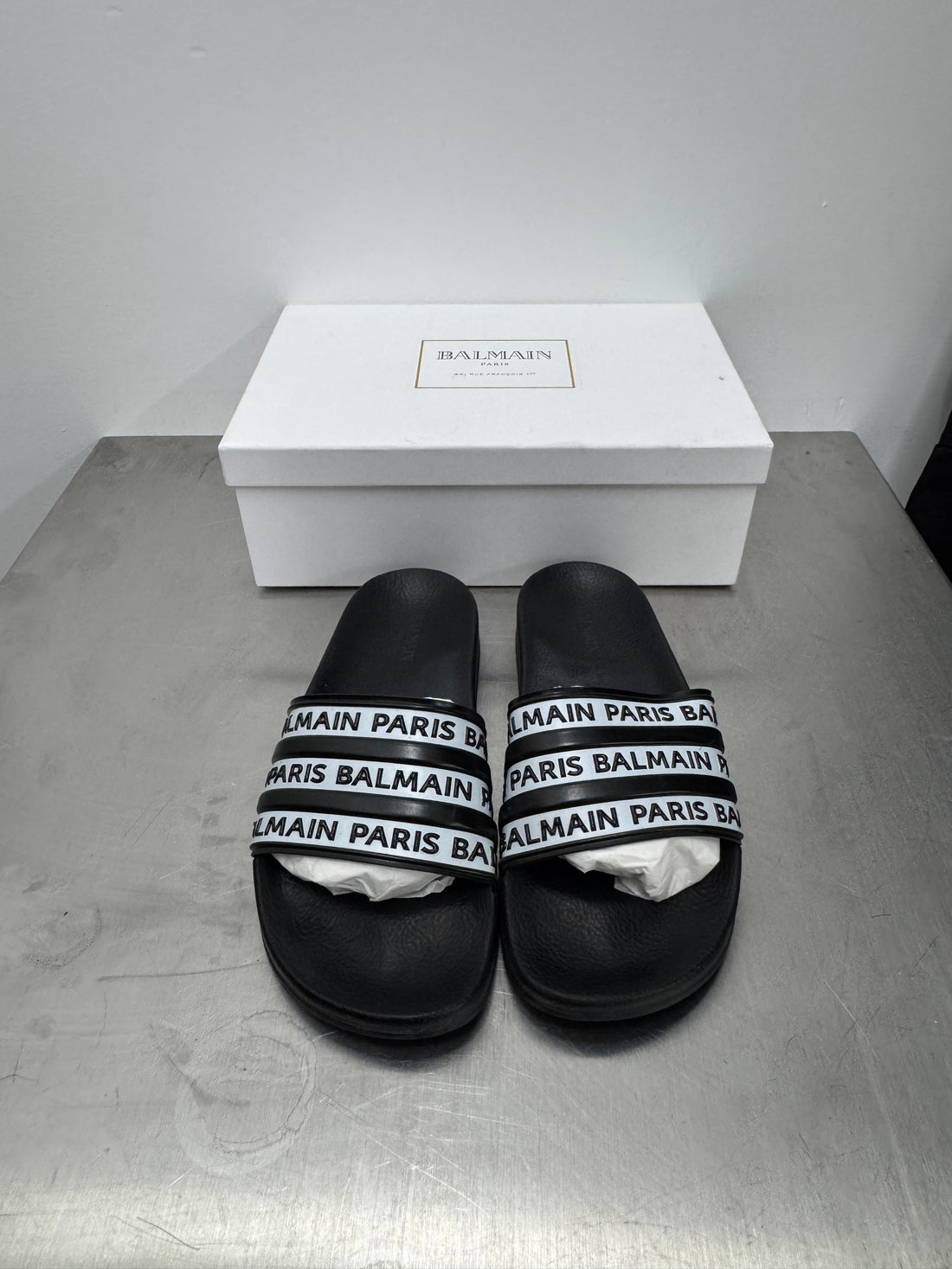 BALMAIN LOGO SLIDES