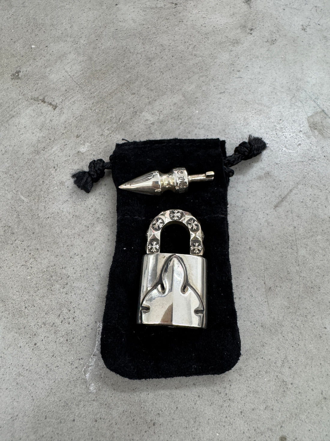 CHROME HEARTS FLEUR LOCK AND KEY
