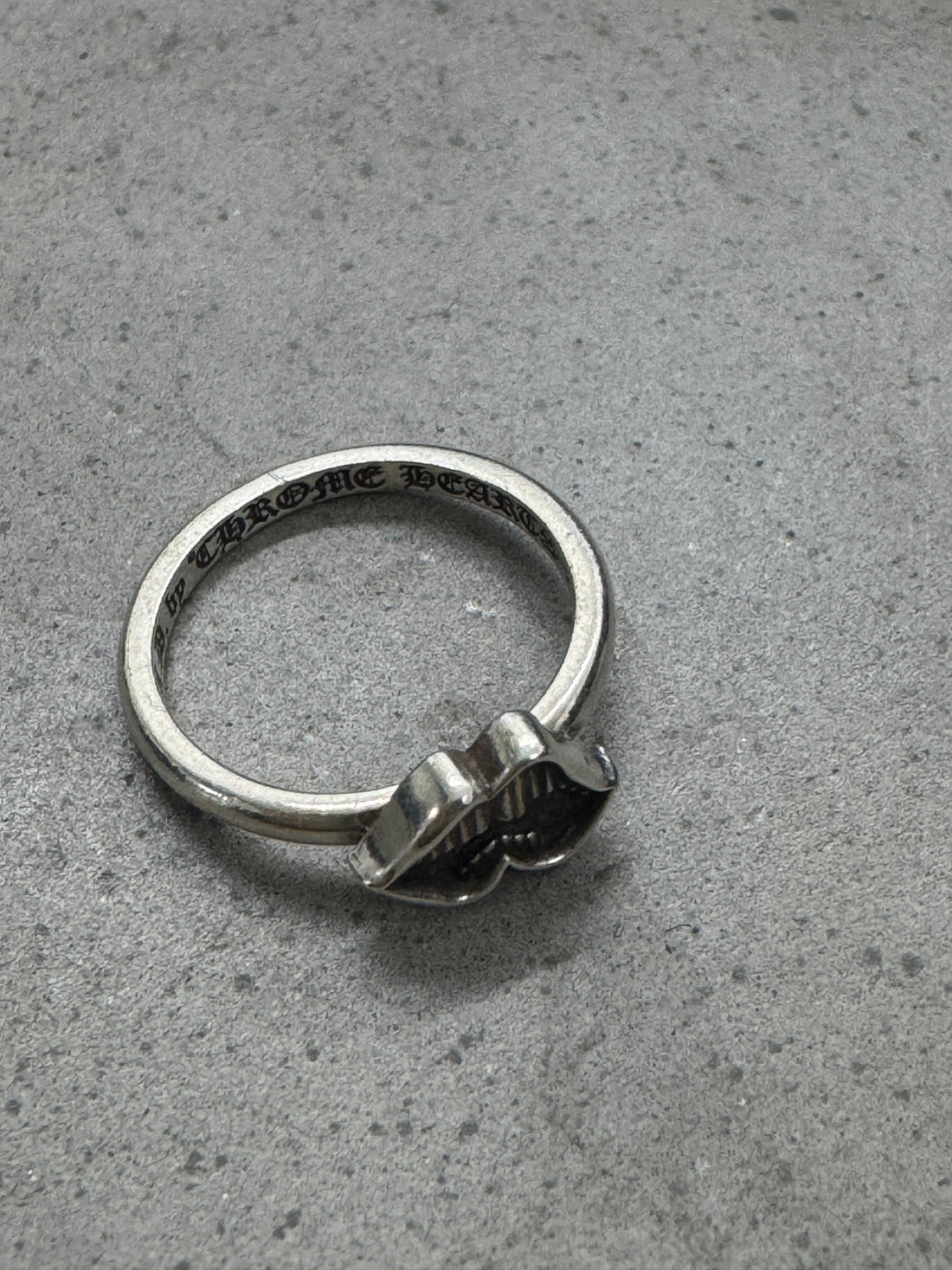CHROME HEARTS MATTY BOY BUBBLE GUM WITH 22k GOLD TOOTH RING