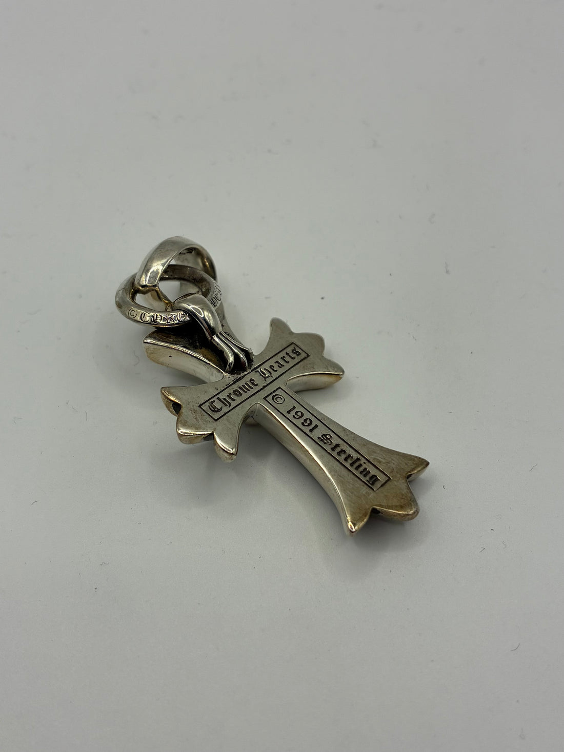 CHROME HEARTS SMALL CROSS PENDANT