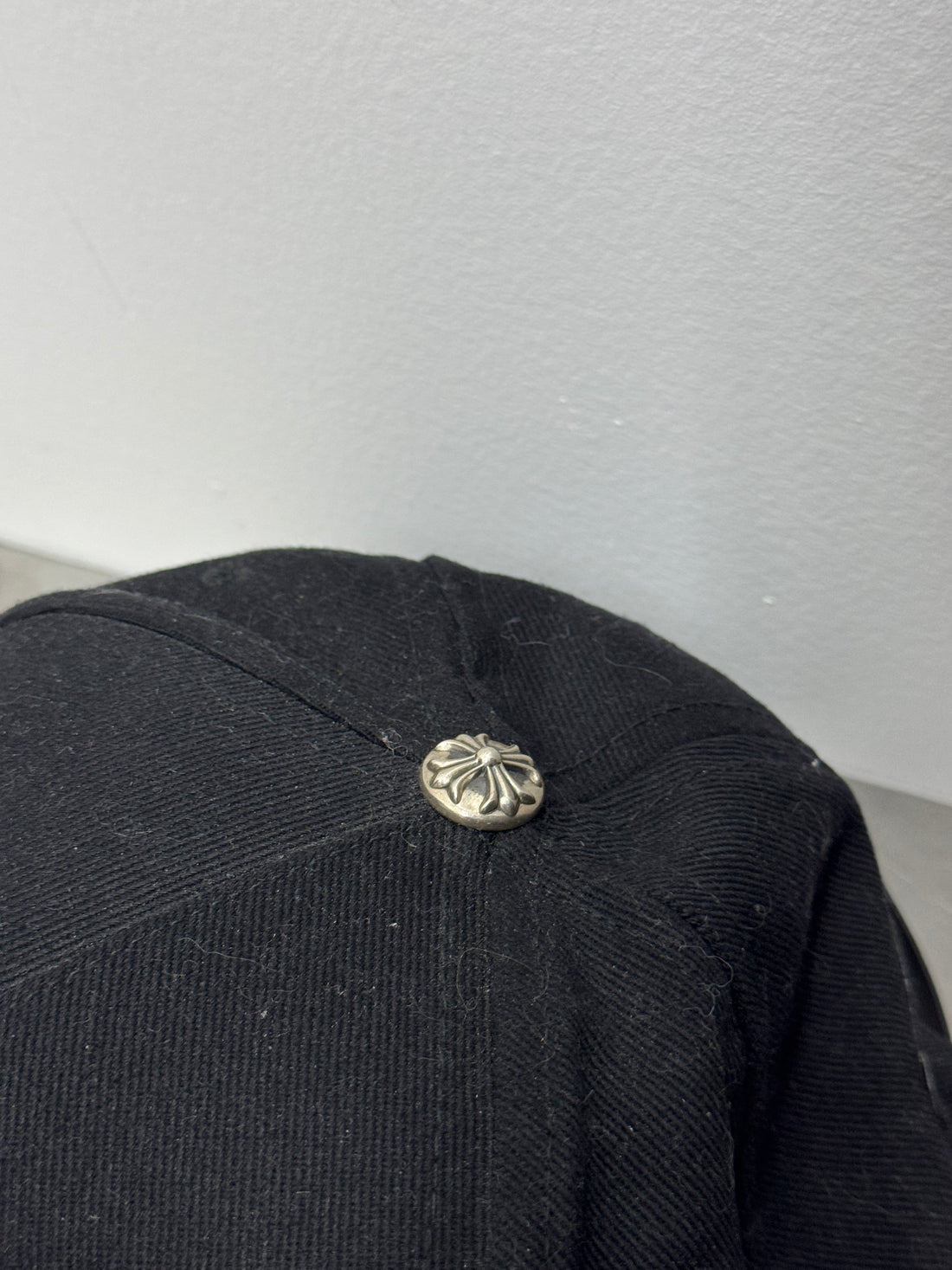 CHROME HEARTS VERTICAL LOGO HAT