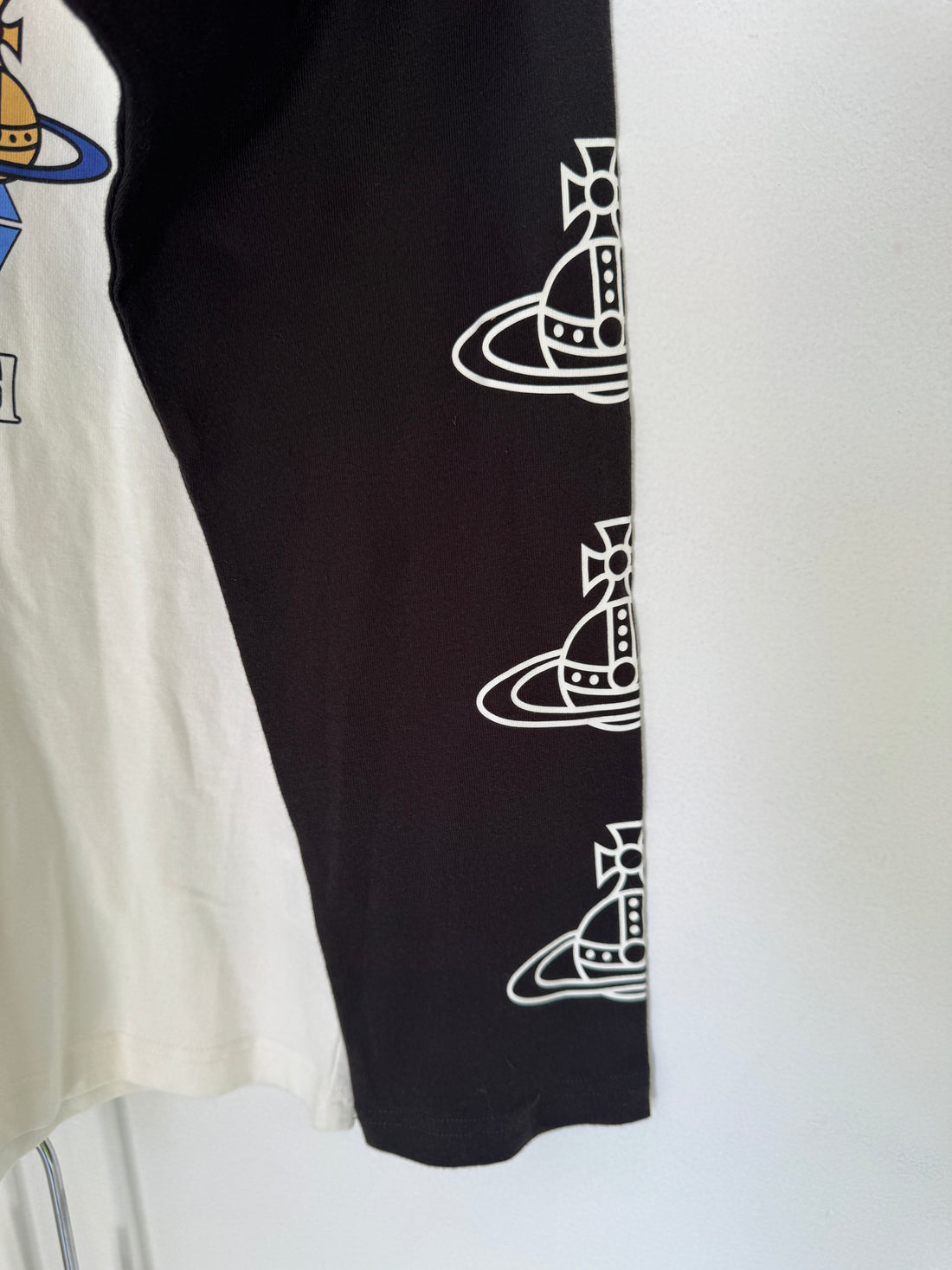 PALACE X VIVIENNE WESTWOOD RAGLAN L/S T-SHIRT
