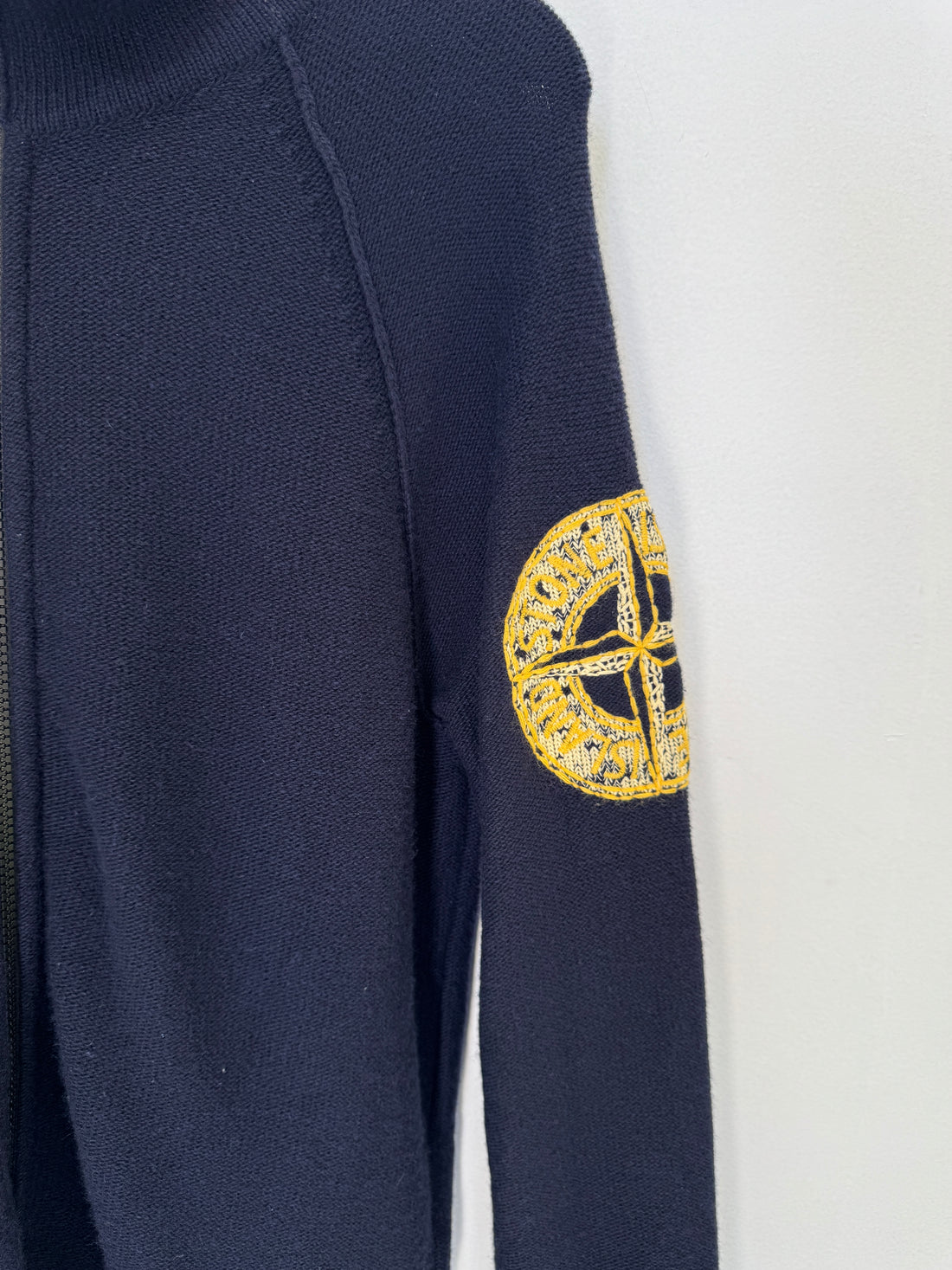 STONE ISLAND WOOL STAND COLLAR ZIP UP SWEATER