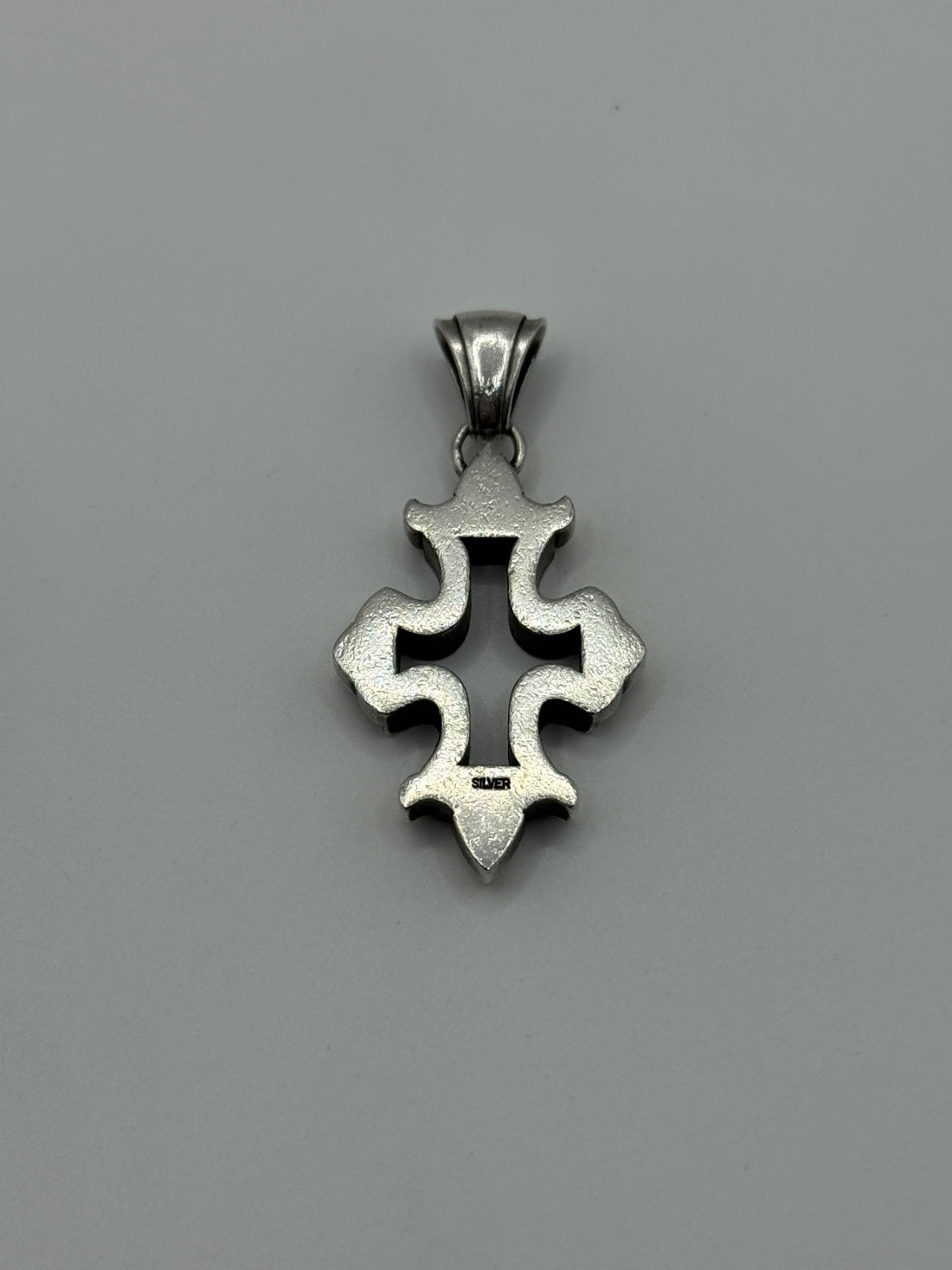 ARK SECRET BASE LILY CROSS PENDANT
