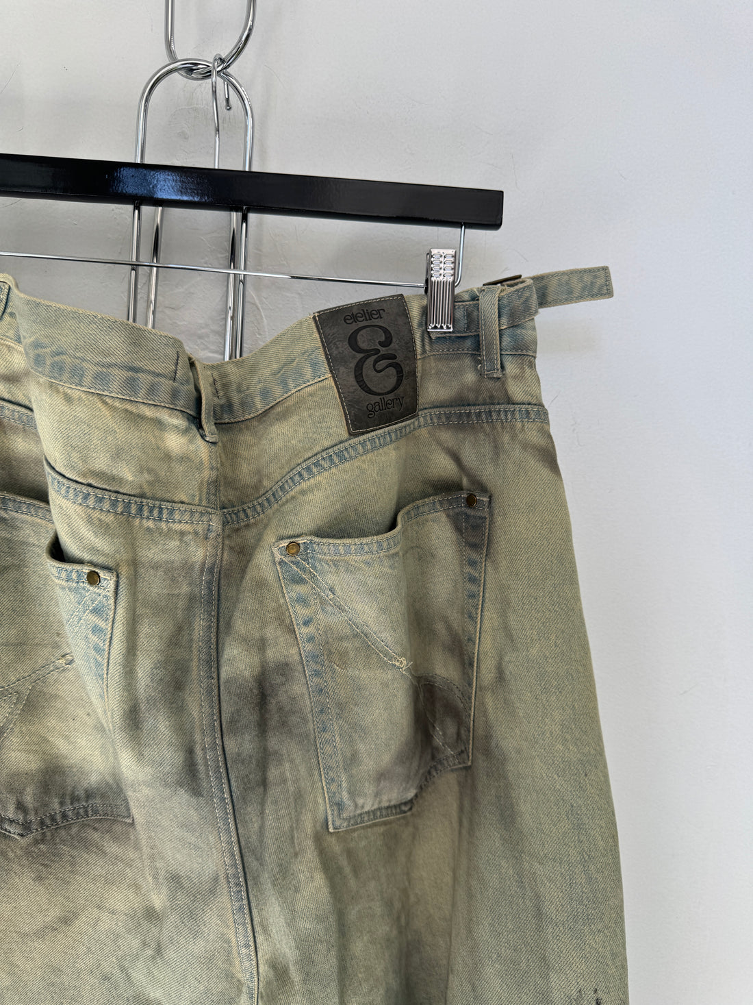 ETELIER GALLERY MUD WASH JEANS