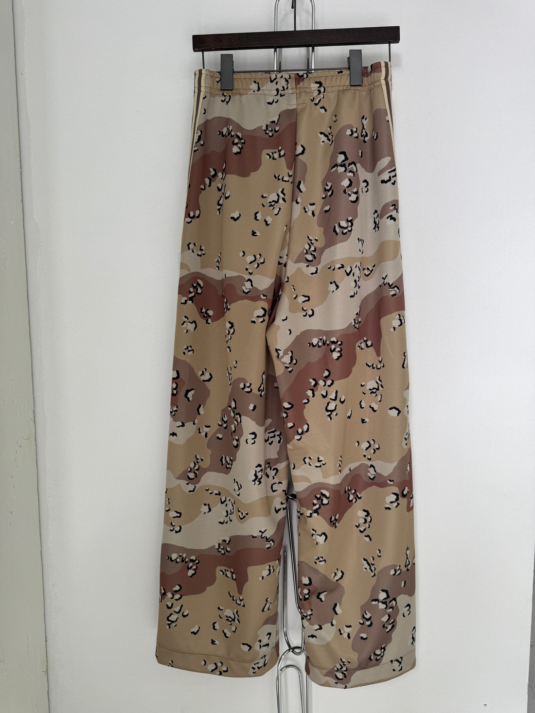 KAPITAL SMOOTH JERSEY CHOCOLATE CHIP CAMO BAGGY TRACK PANTS