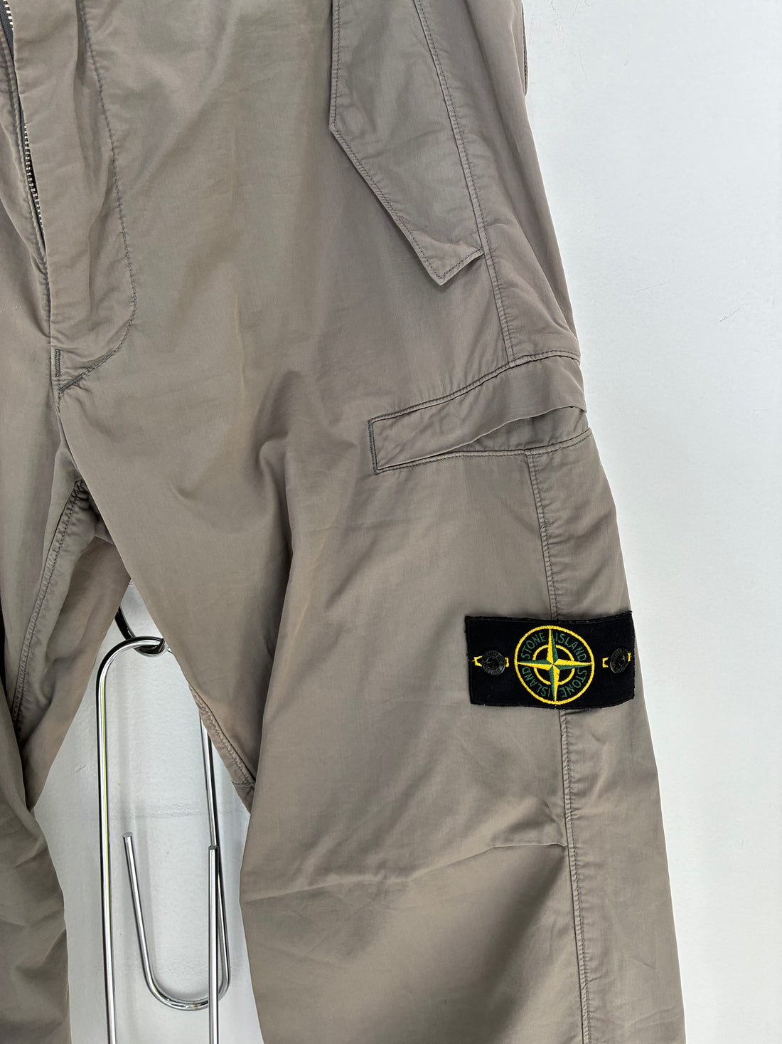 STONE ISLAND GRAY CARGO PANTS