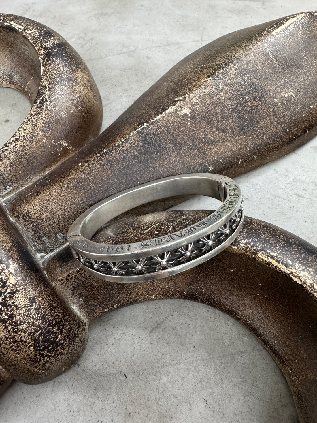 CHROME HEARTS PLUS CROSS BANGLE