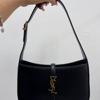 SAINT LAURENT LE 5 À 7 IN SMOOTH LEATHER