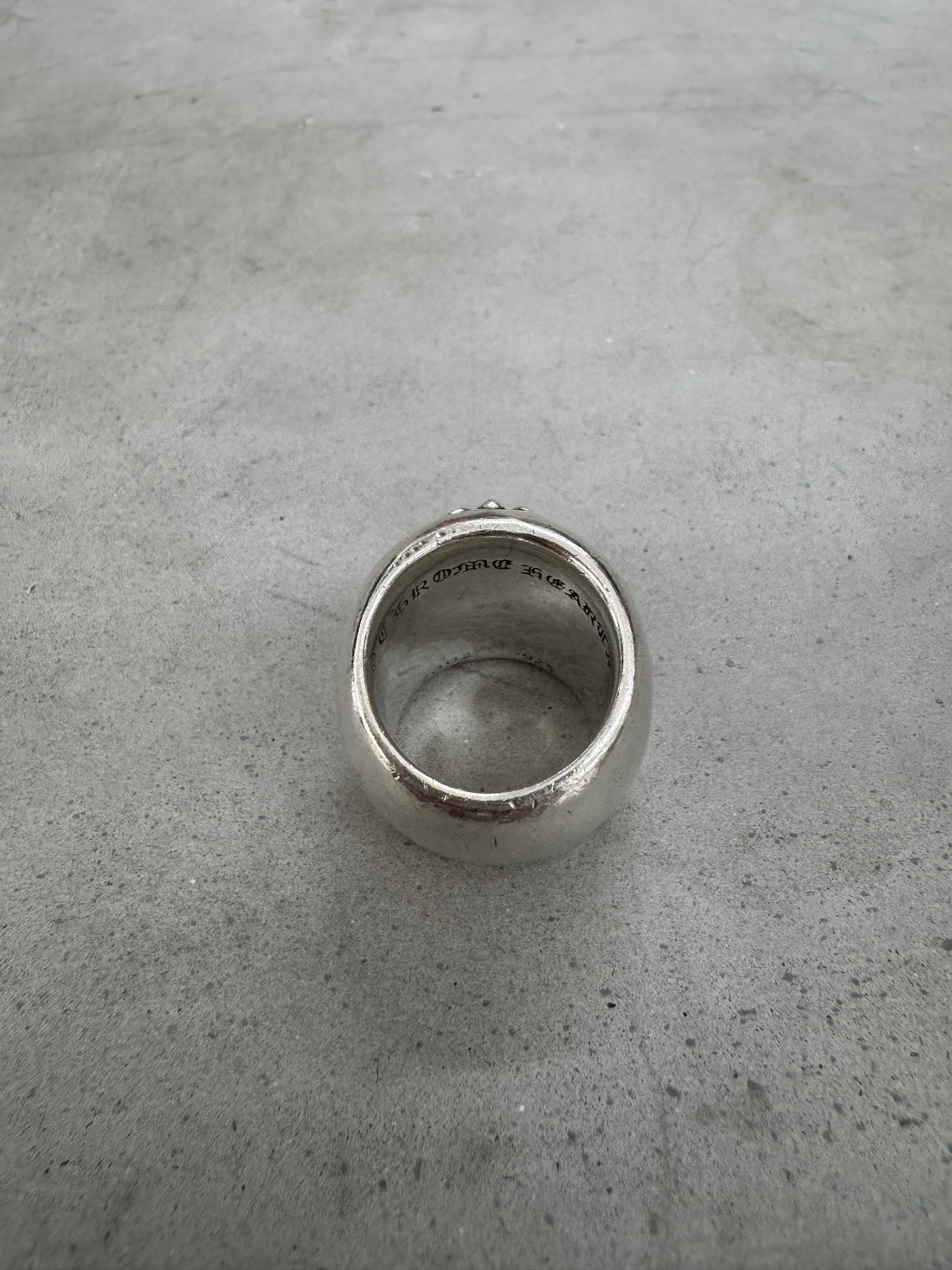 CHROME HEARTS OVAL CROSS RING