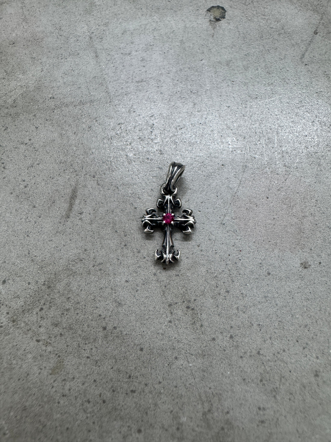 DEAL DESIGN RUBY XXS GL CROSS PENDANT