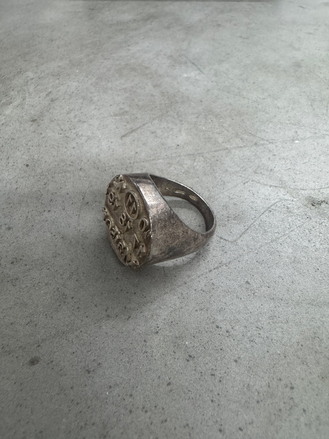 MARGIELA SOLID SILVER NUMBERS RING