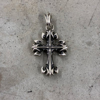 DEAL DESIGN CROSS PENDANT