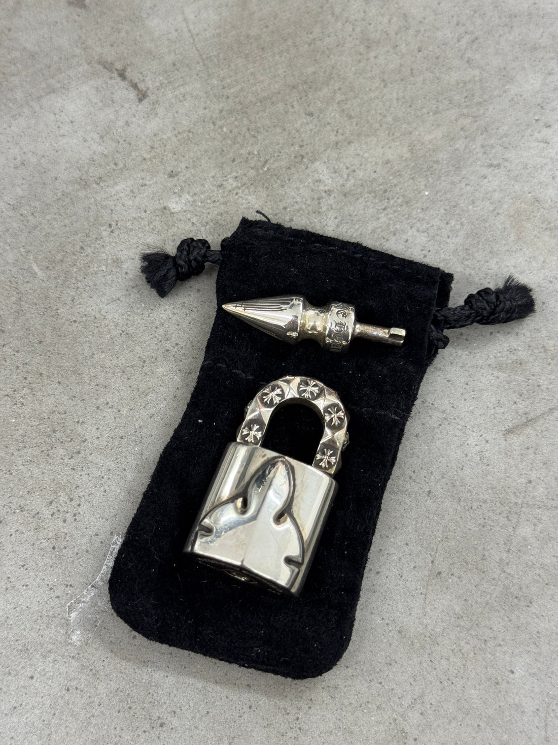 CHROME HEARTS FLEUR LOCK AND KEY
