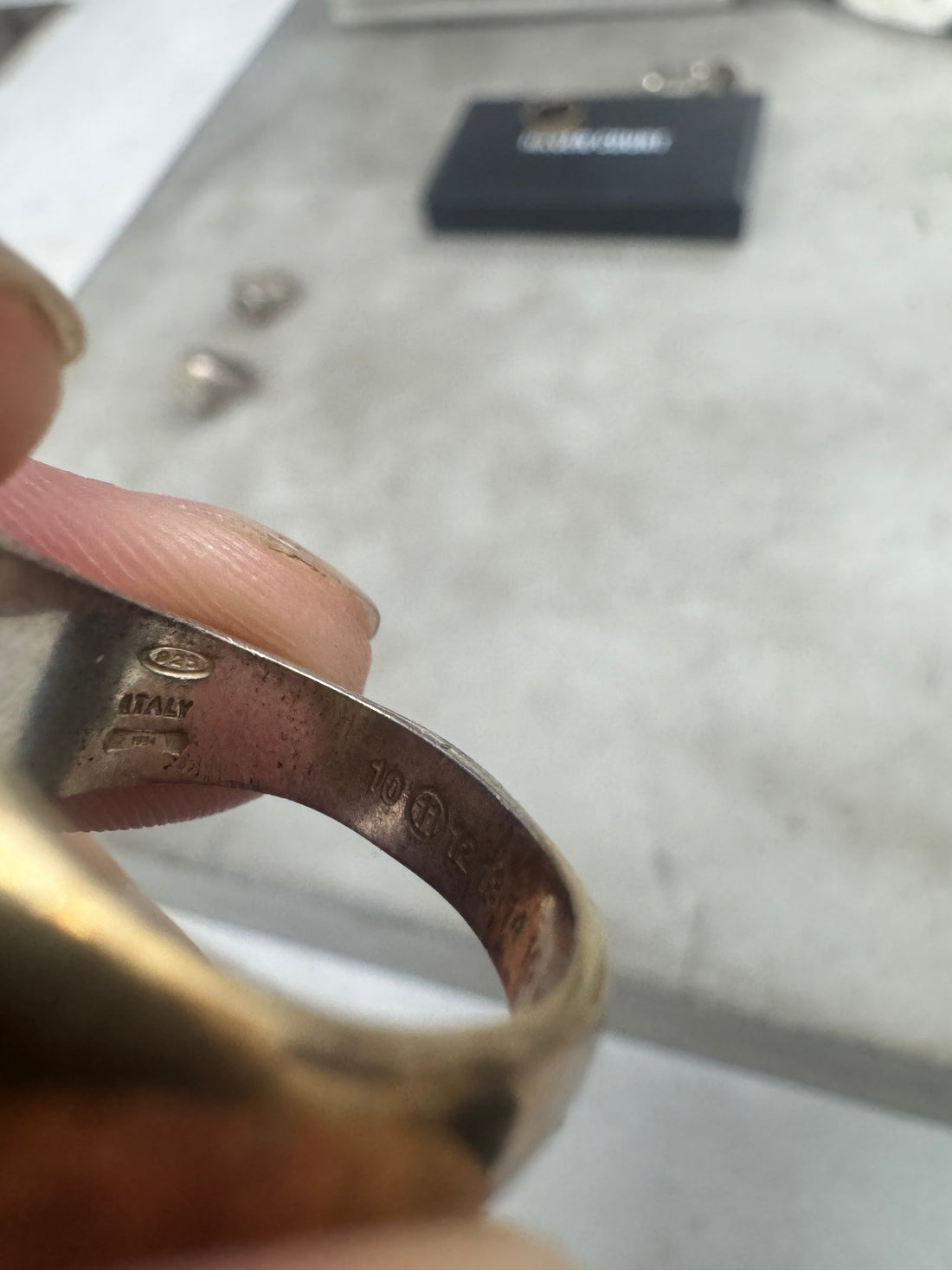 MARGIELA SIGNET SPLIT RING