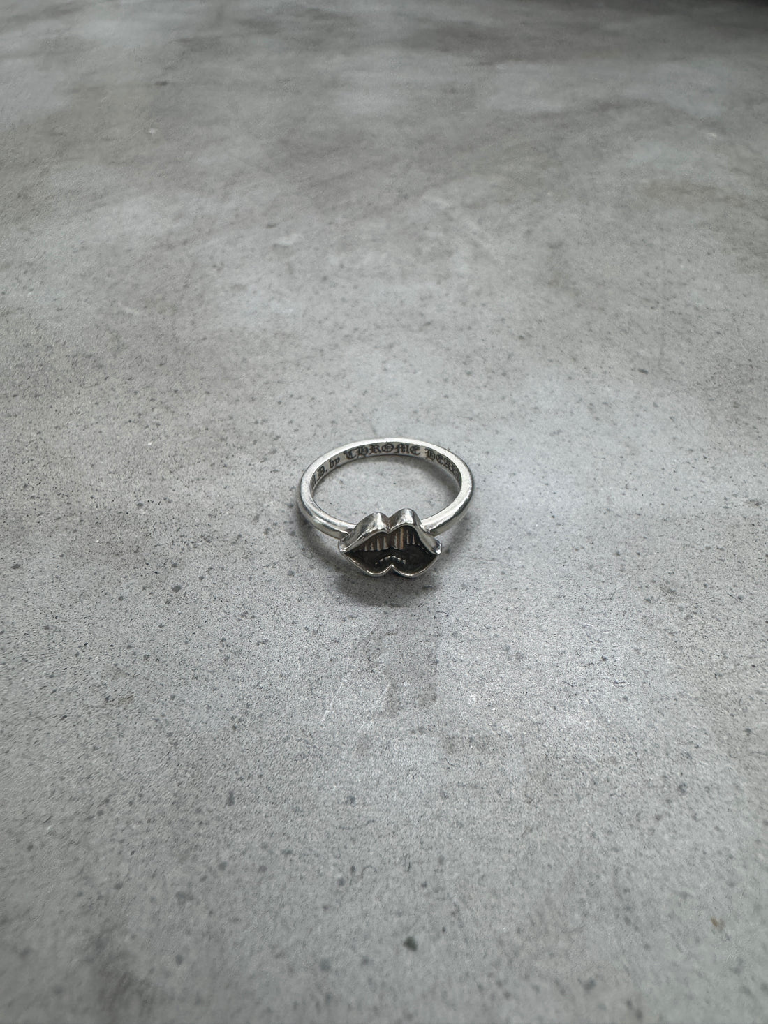 CHROME HEARTS MATTY BOY BUBBLE GUM WITH 22k GOLD TOOTH RING