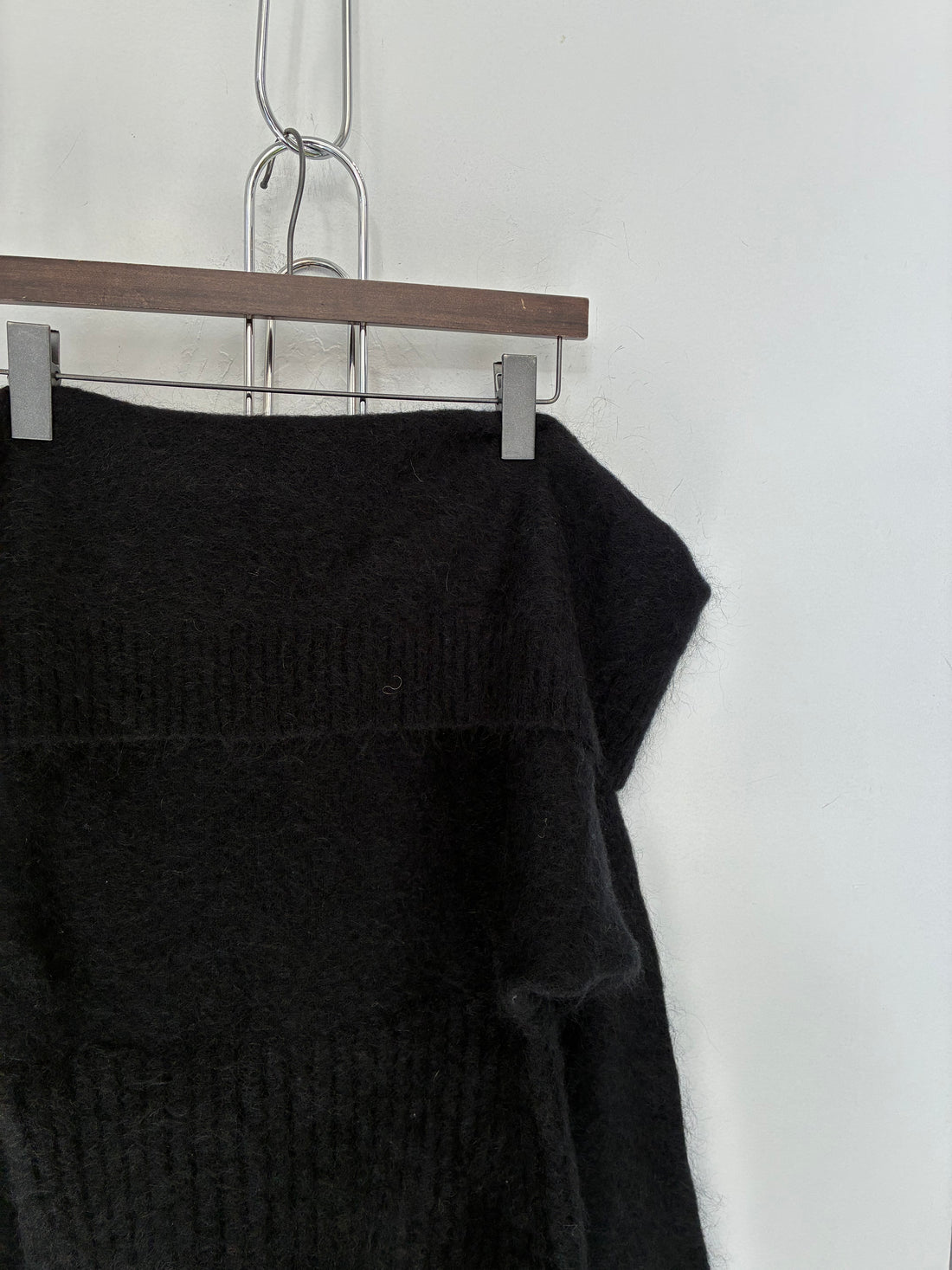 ACNE STUDIOS BLACK OFF THE SHOULDER SWEATER