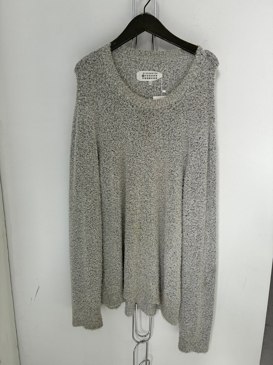 MAISON MARGIELA BOUCLE
SWEATER