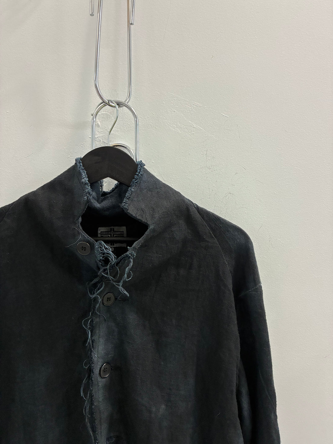 ZAM BARRETT DISTRESSED BUTTON UP SHIRT