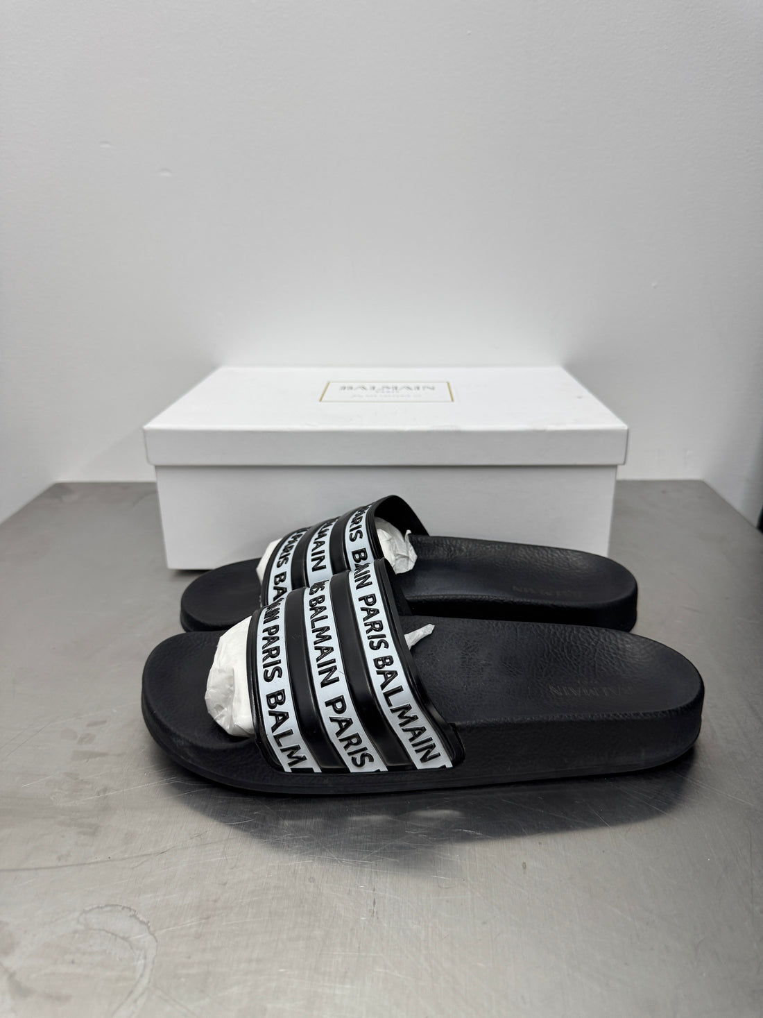 BALMAIN LOGO SLIDES
