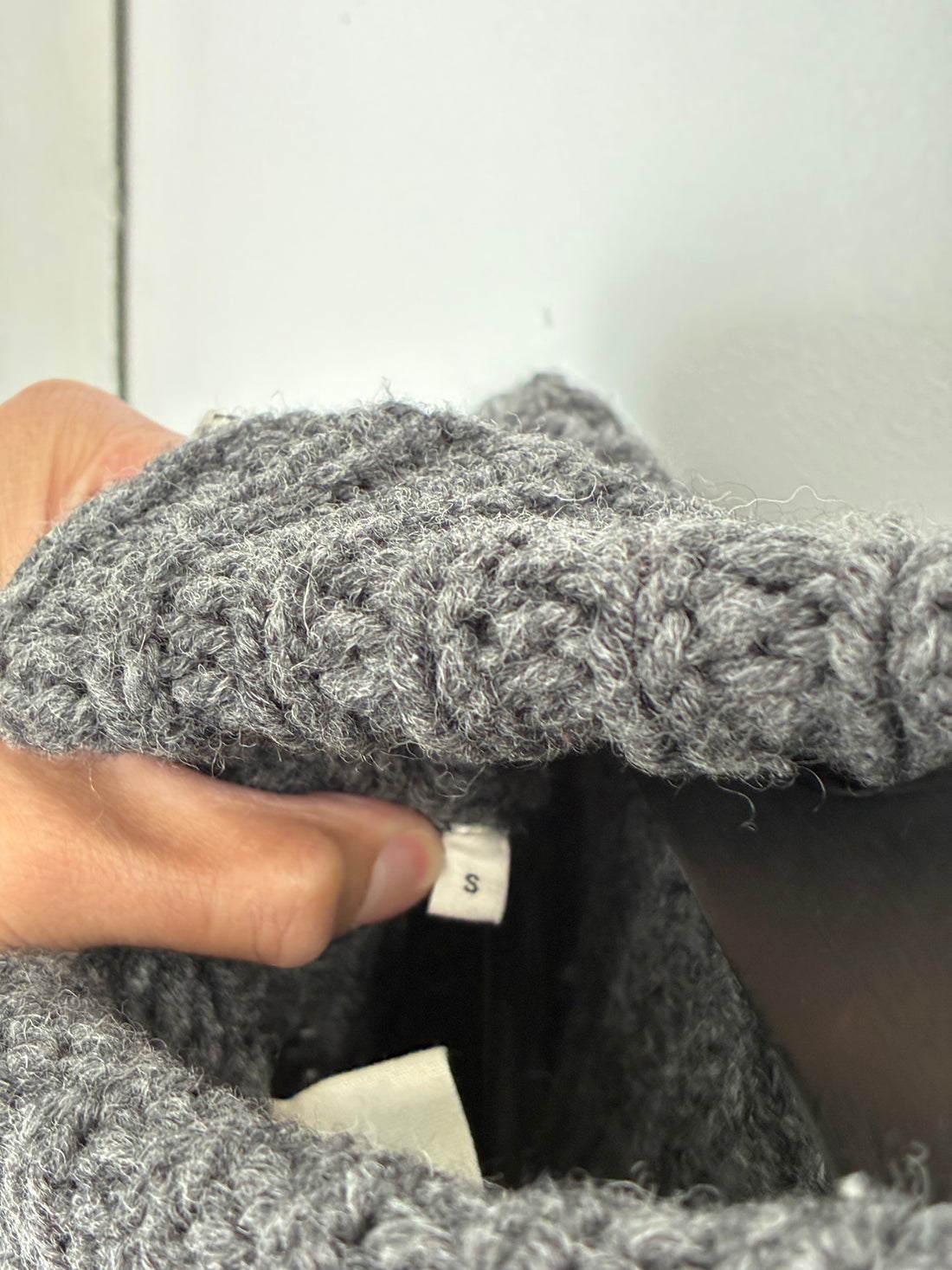 AMI TURTLE NECK WOOL SWEATER