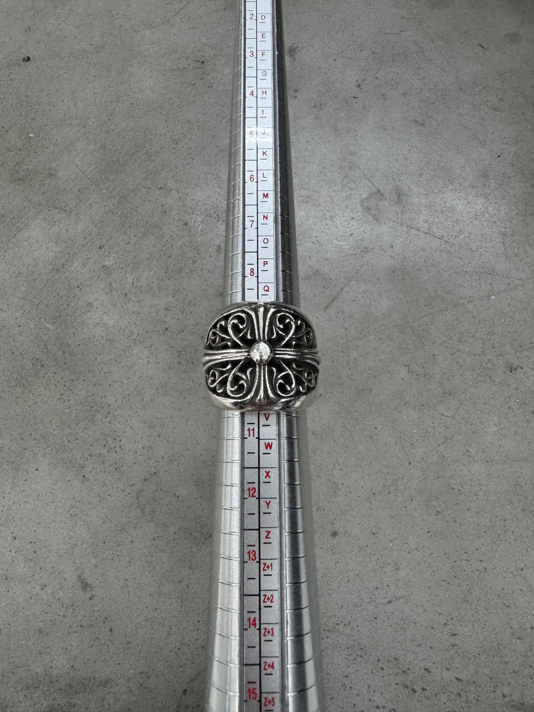 CHROME HEARTS OVAL CROSS RING