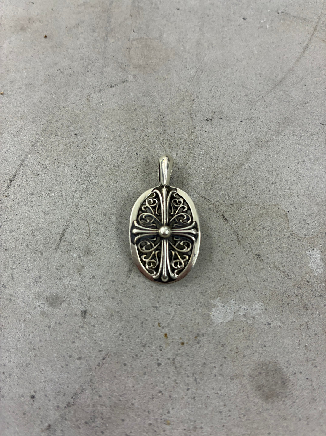 CHROME HEARTS BRAND NEW OVAL CROSS PENDANT