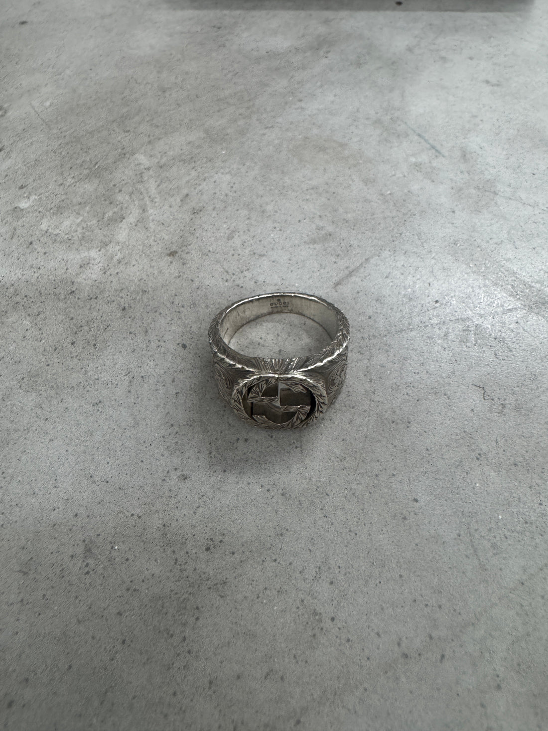 GUCCI ARABESQUE INTERLOCKING G RING