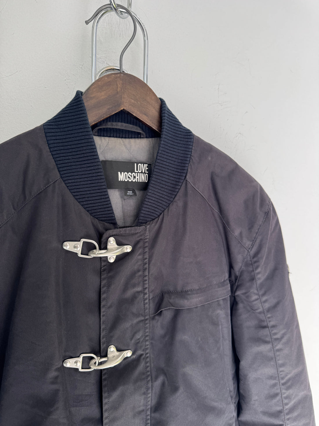 LOVE MOSCHINO FIREMAN CLASP BOMBER