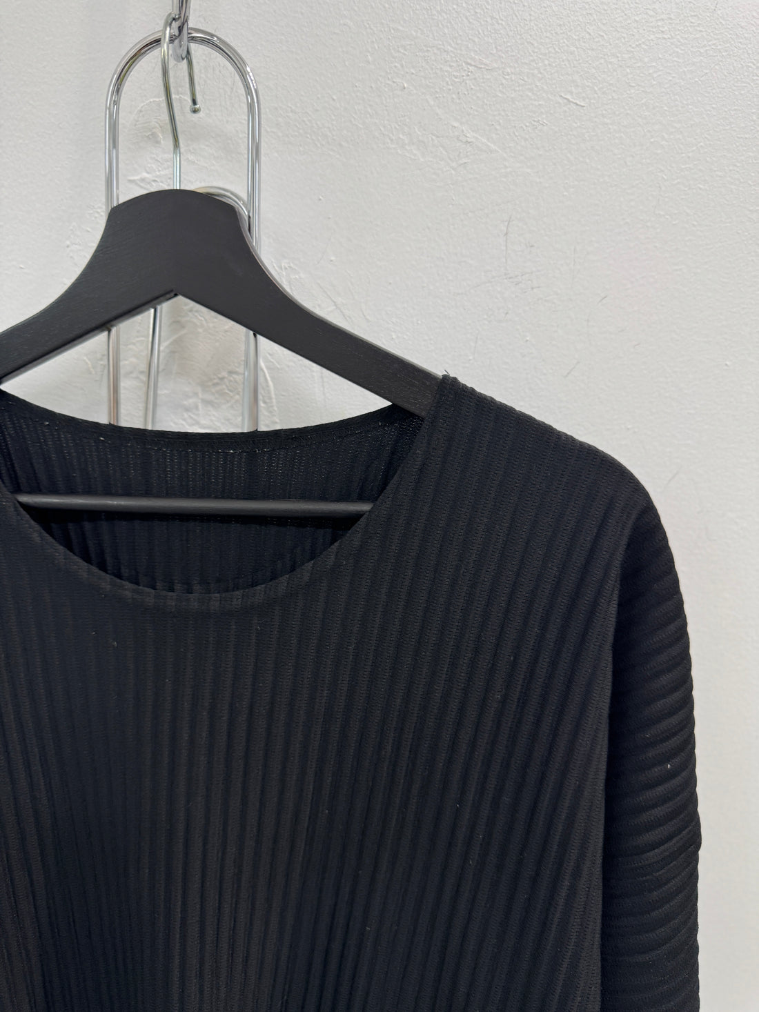 ISSEY MIYAKE PLEATED LONG SLEEVE SHIRT