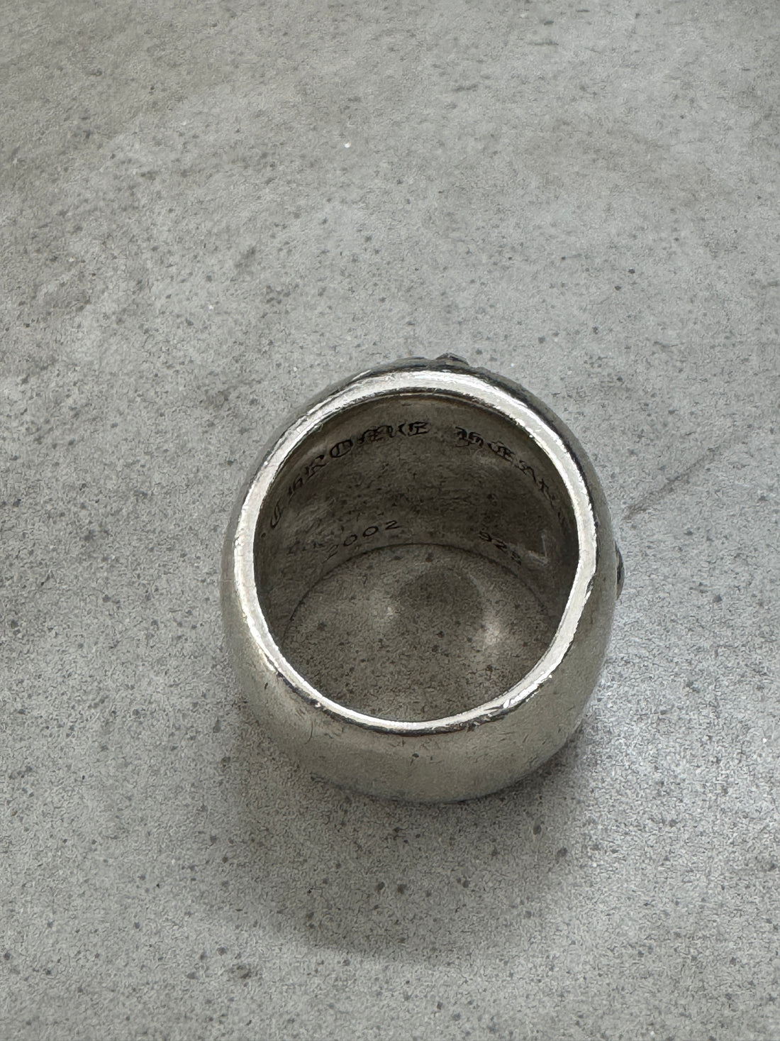 CHROME HEARTS OVAL CROSS RING