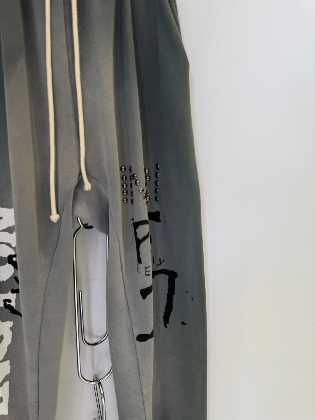 RIVINGTON ROI REBIS GREY LOGO SWEAT PANTS