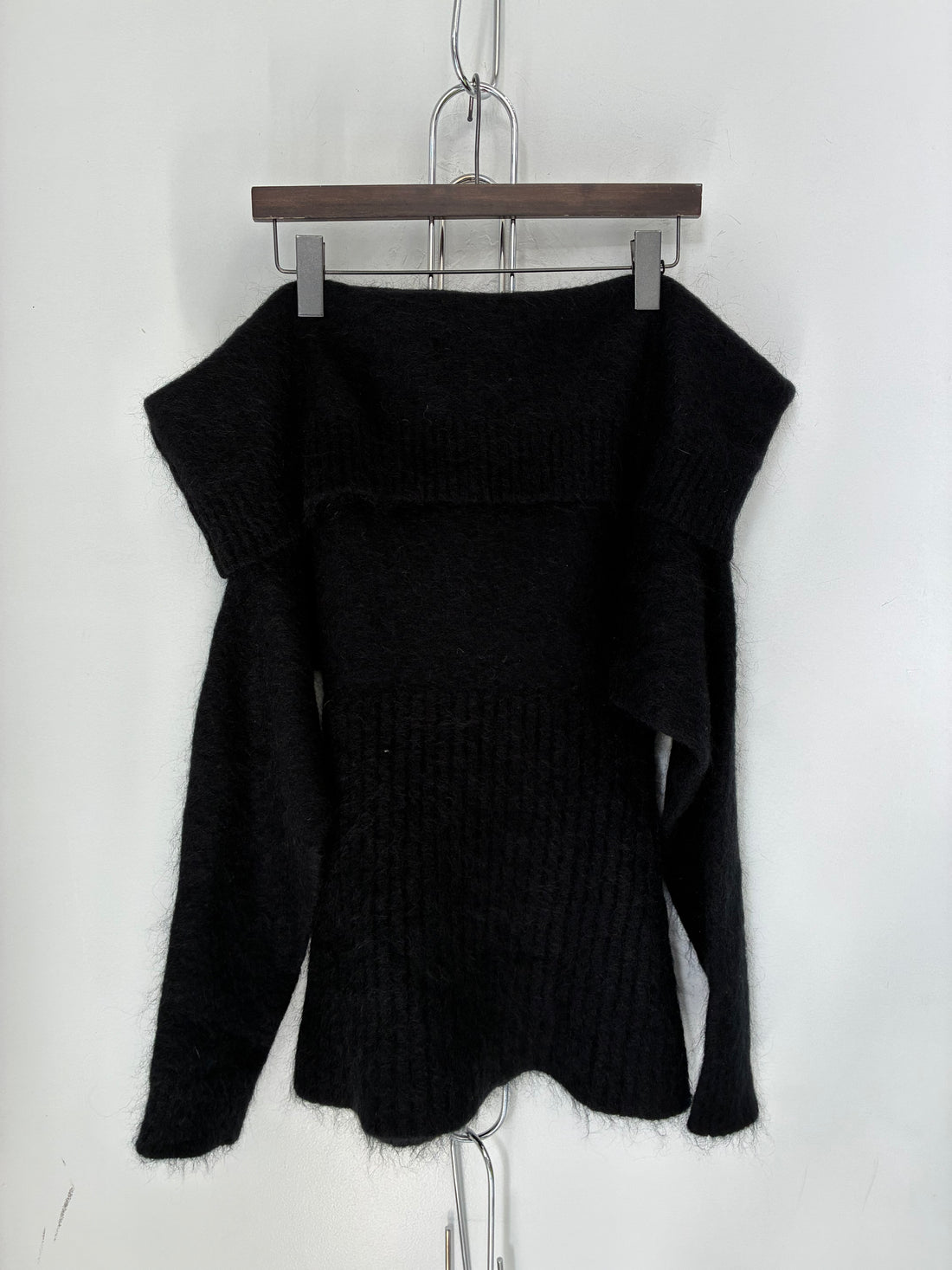 ACNE STUDIOS BLACK OFF THE SHOULDER SWEATER