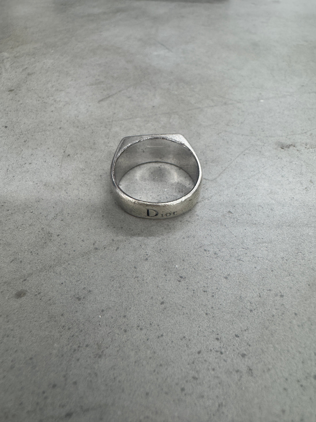 CHRISTIAN DIOR LOGO RING