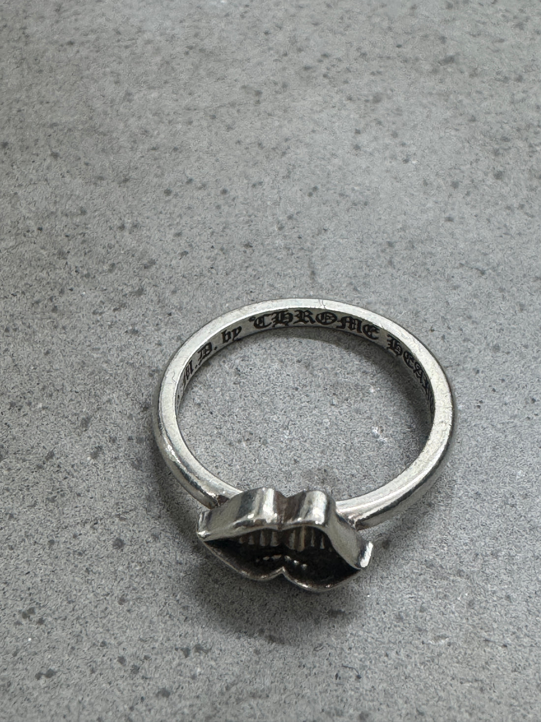 CHROME HEARTS MATTY BOY BUBBLE GUM WITH 22k GOLD TOOTH RING