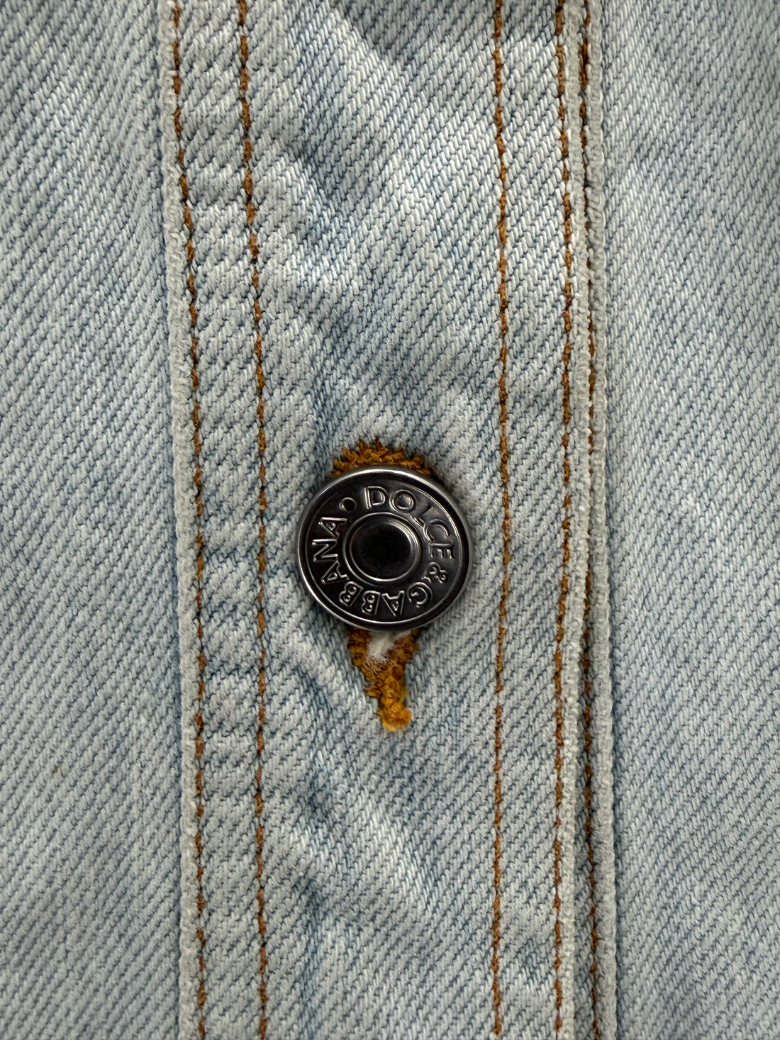 VINTAGE DOLCE&GABBANA FRAYED LIGHT WASH DENIM JACKET