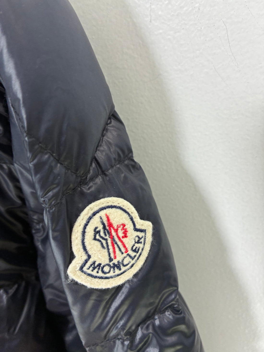 MONCLER NAVY PACKABLE PUFFER JACKET