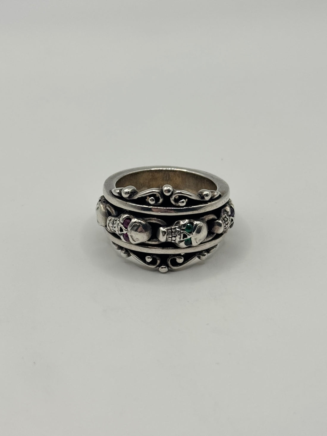 LEATHERS & TREASURES 2011 SPINNER SCROLL SKULL RING