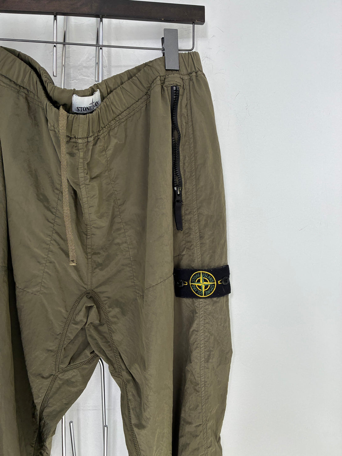 STONE ISLAND OLIVE PANTS