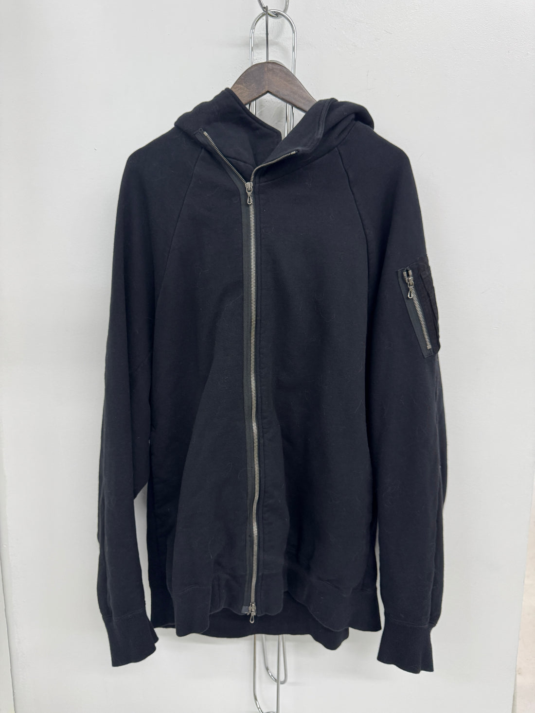 JULIUS ASYMETRICAL BOMBER HOODIE
