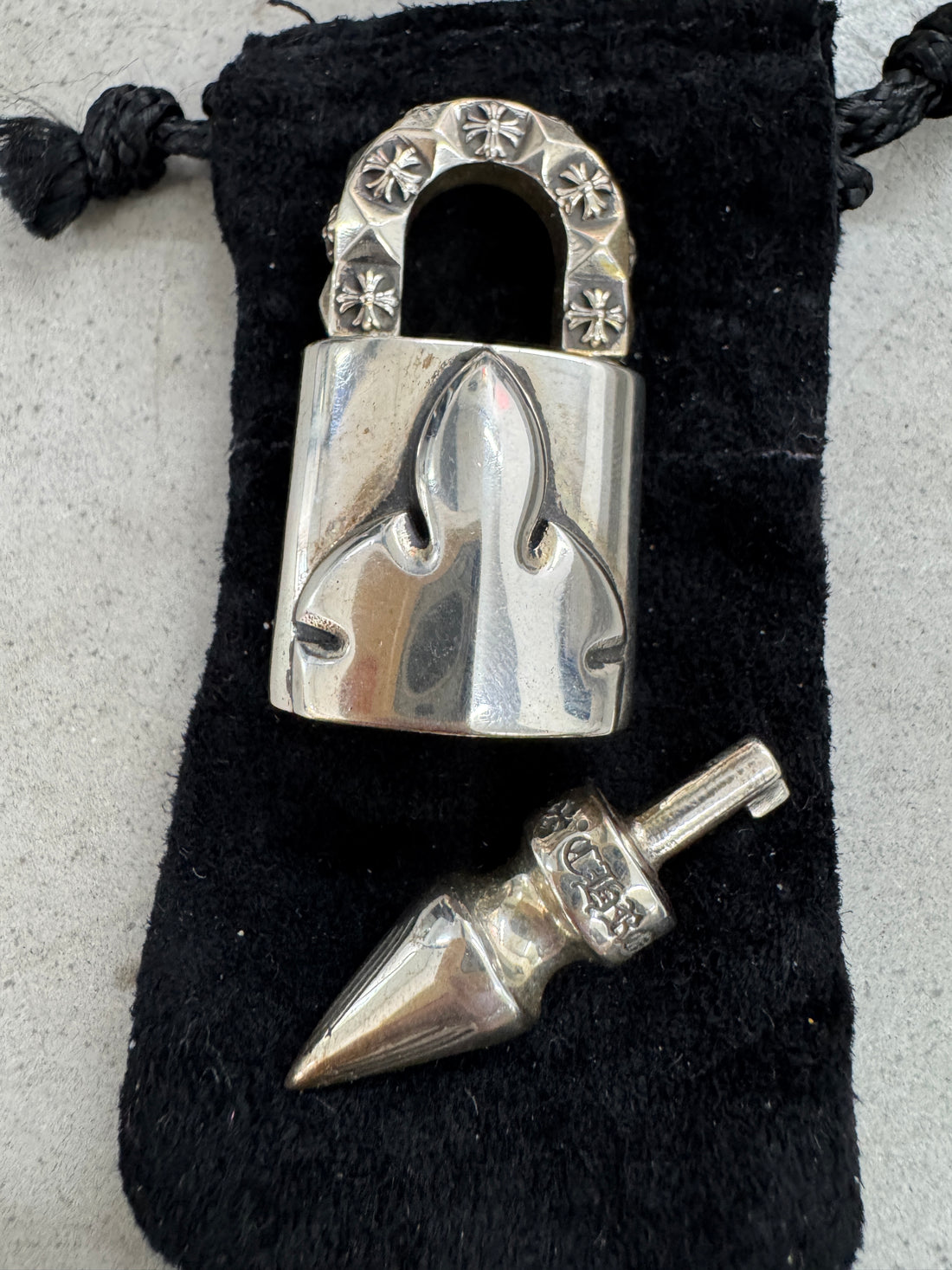 CHROME HEARTS FLEUR LOCK AND KEY