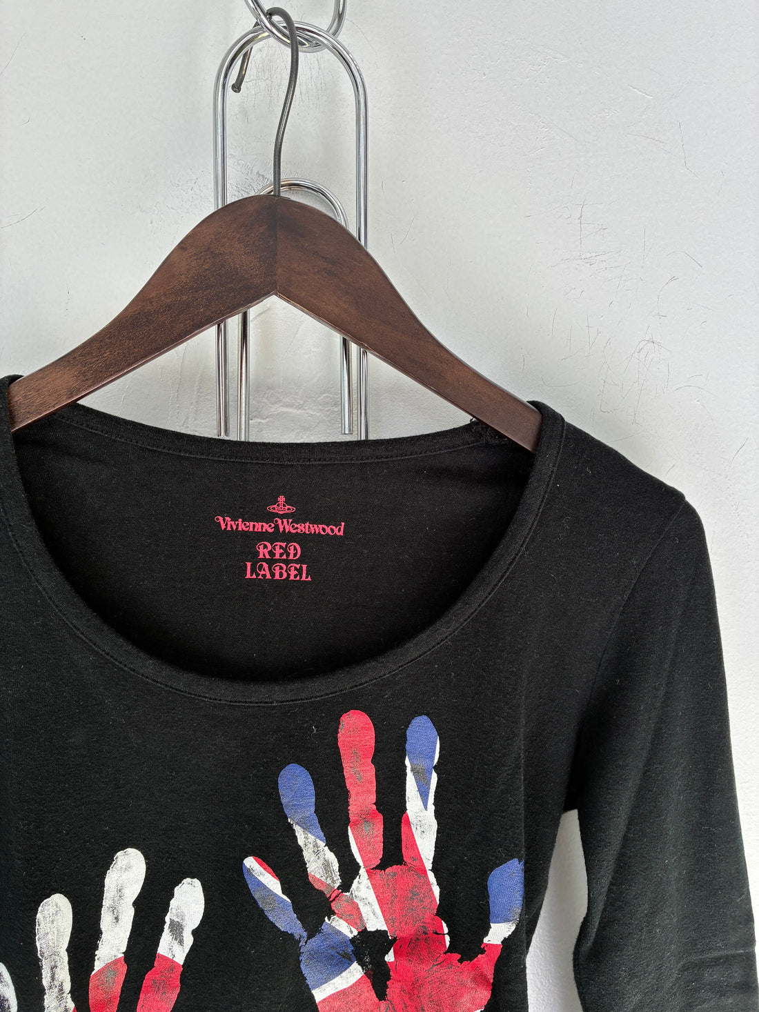 VIVIENNE WESTWOOD FLAG HANDS LONG SLEEVE