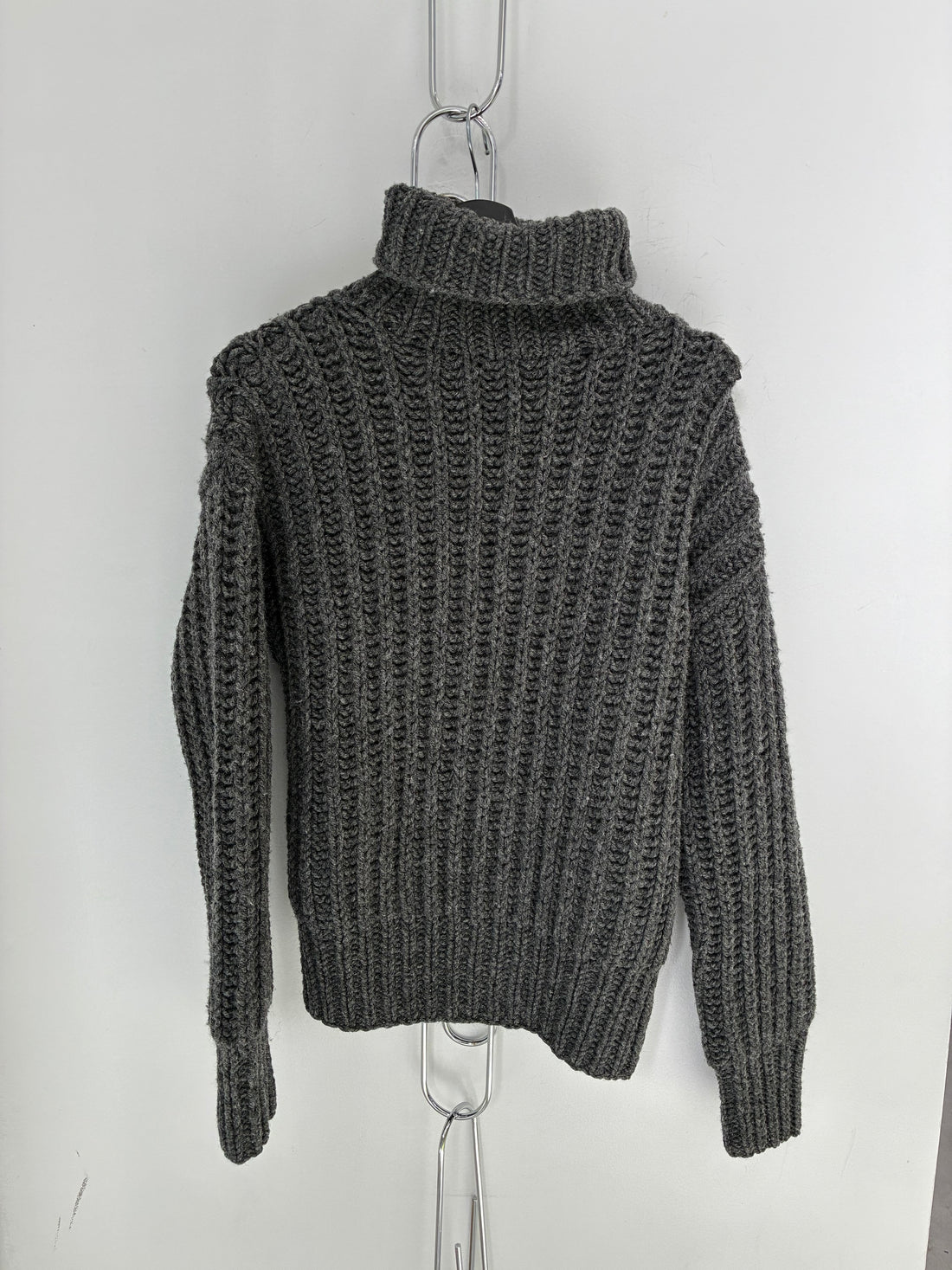 AMI TURTLE NECK WOOL SWEATER