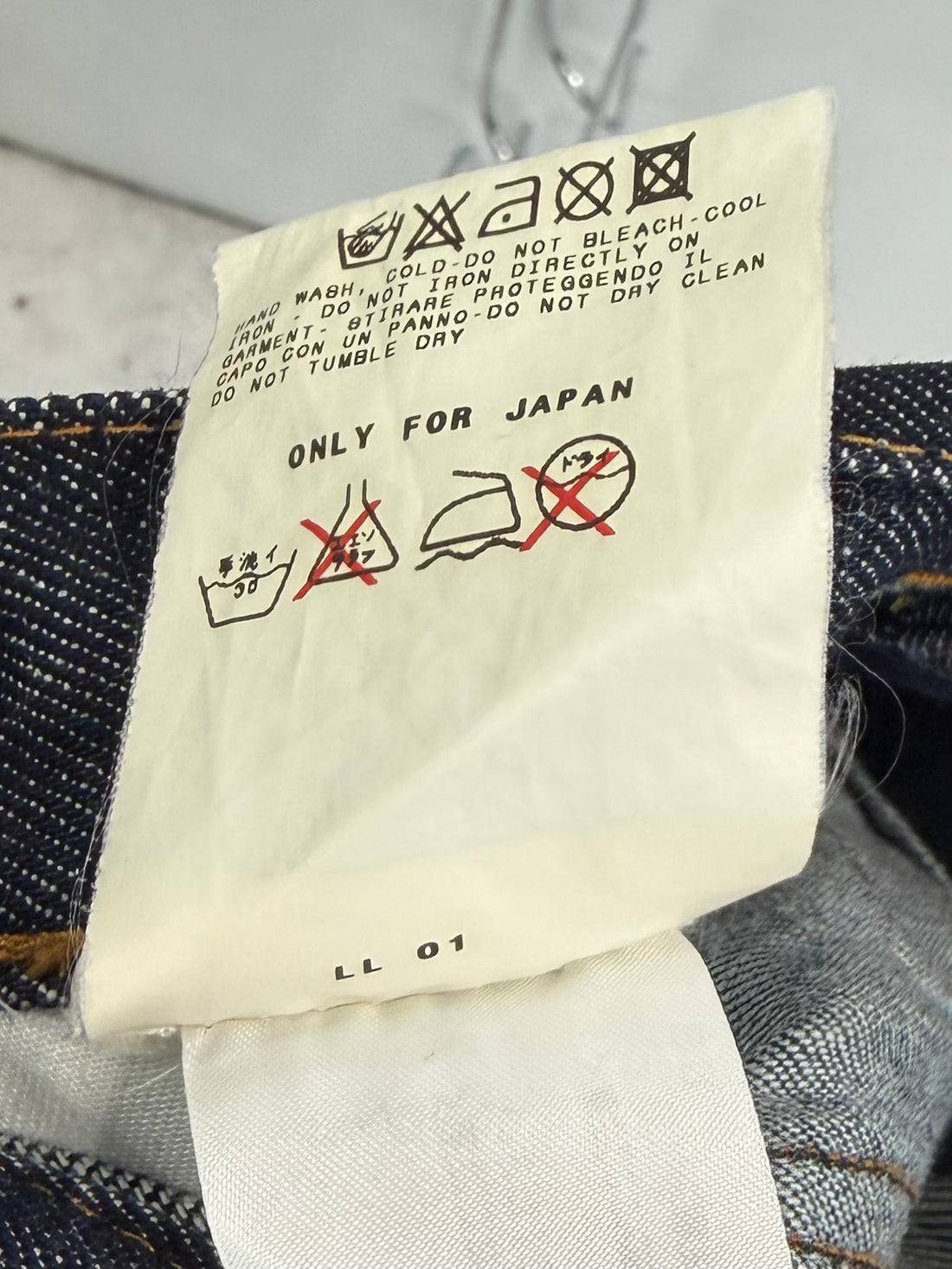 VINTAGE DOLCE & GABBANA DARK WASH CROPPED JEANS