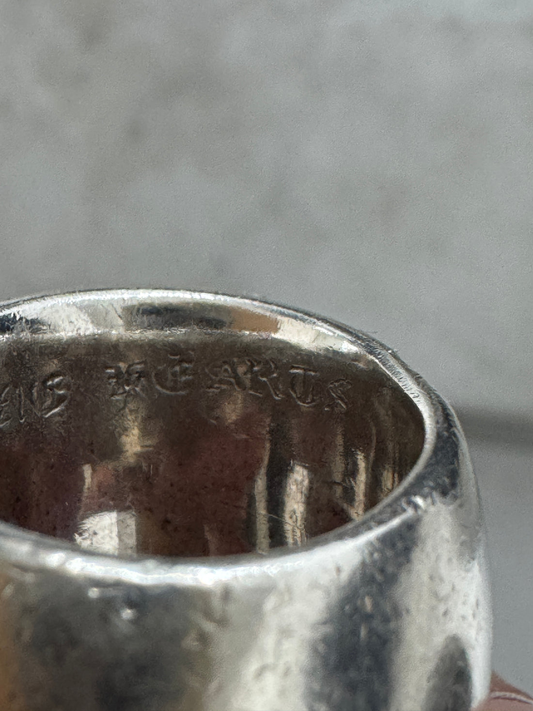 CHROME HEARTS OVAL CROSS RING