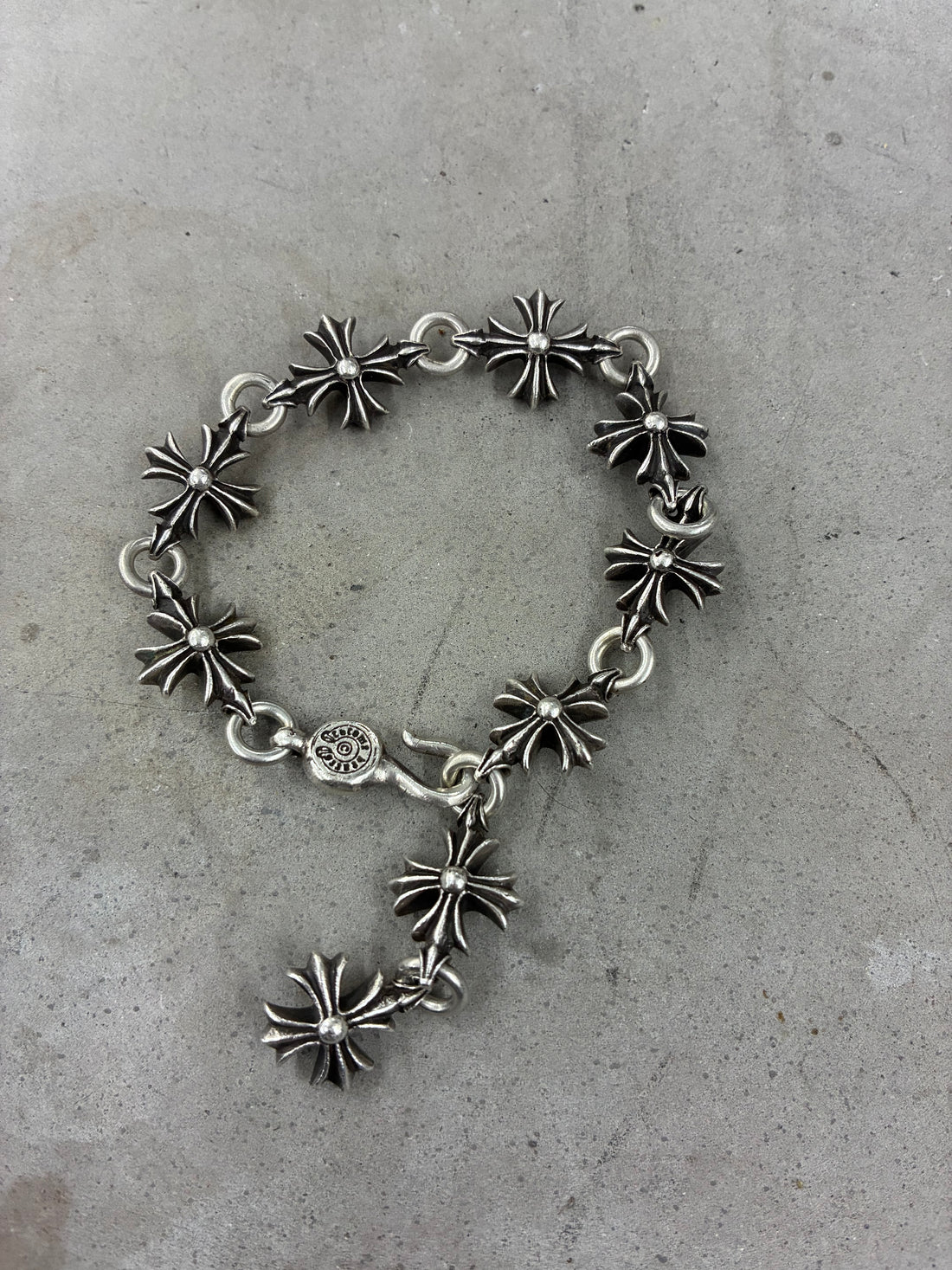 CHROME HEARTS VINTAGE CUT OUT CROSS BRACELET