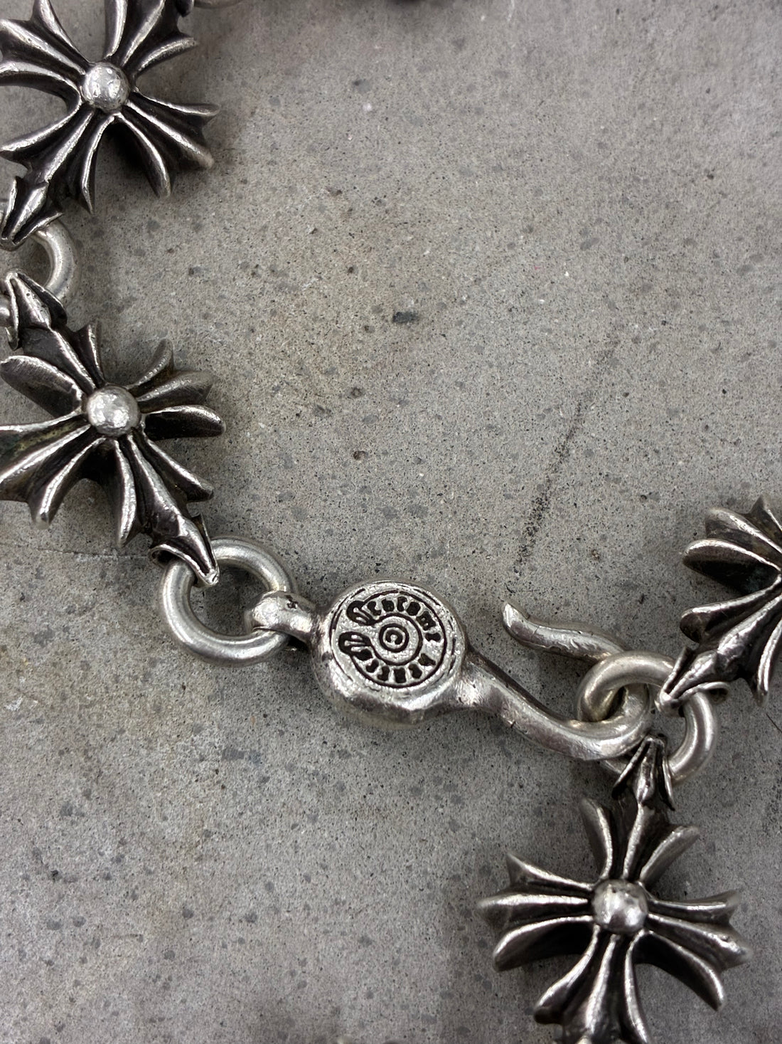 CHROME HEARTS VINTAGE CUT OUT CROSS BRACELET