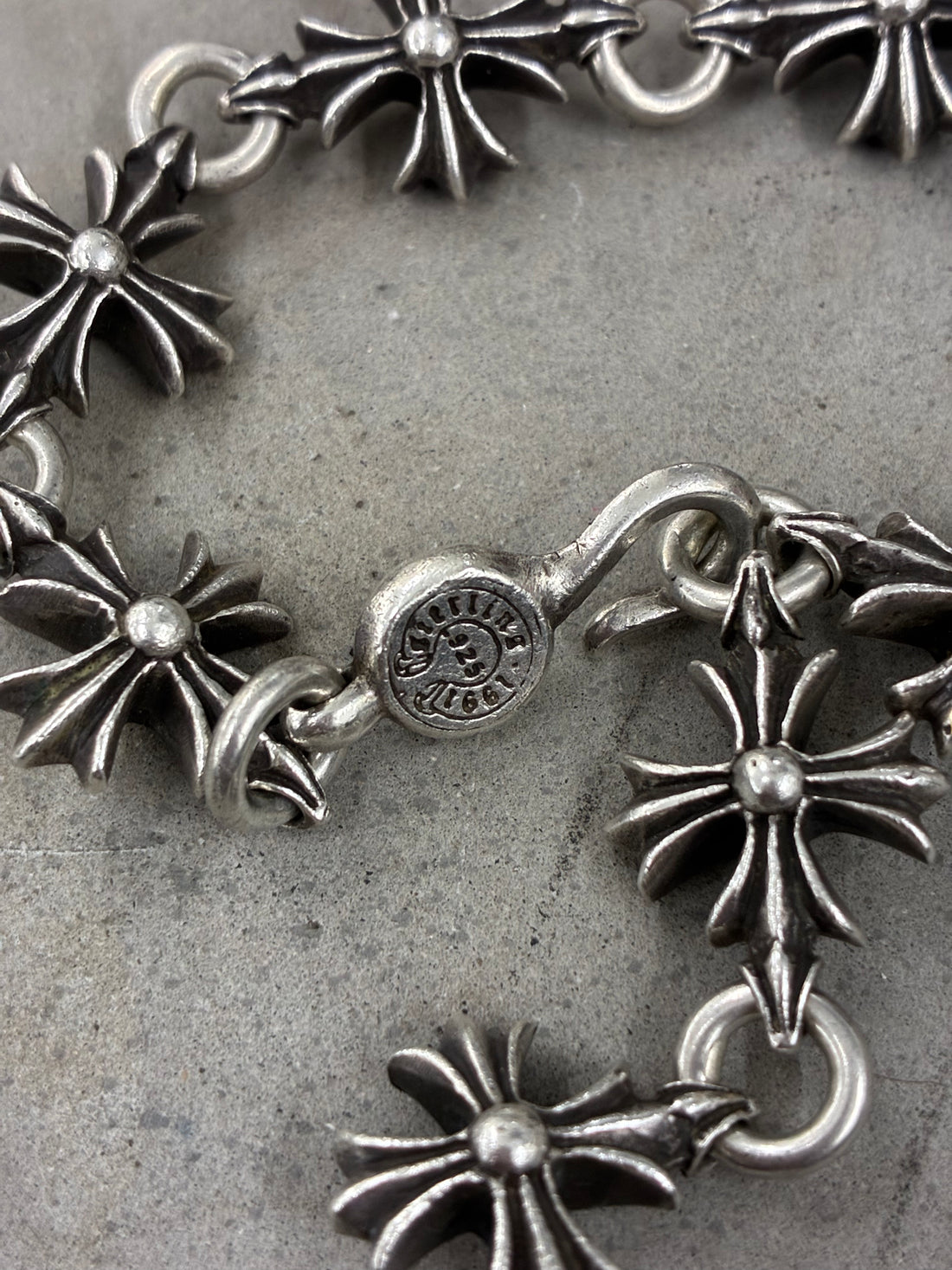 CHROME HEARTS VINTAGE CUT OUT CROSS BRACELET