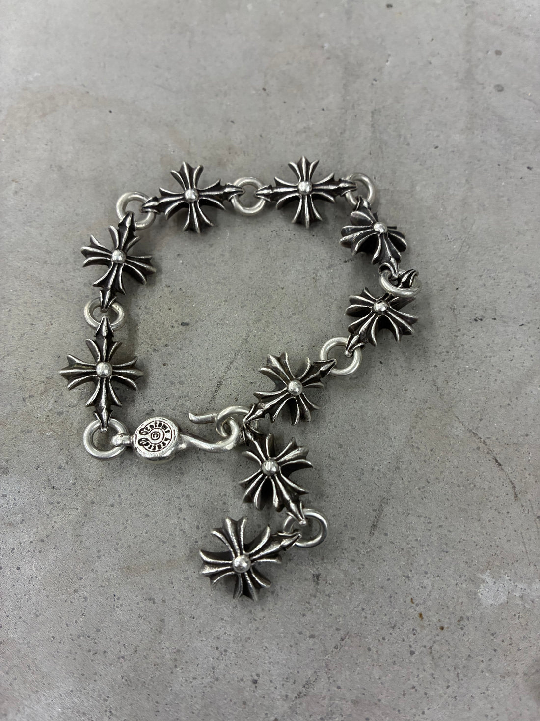 CHROME HEARTS VINTAGE CUT OUT CROSS BRACELET